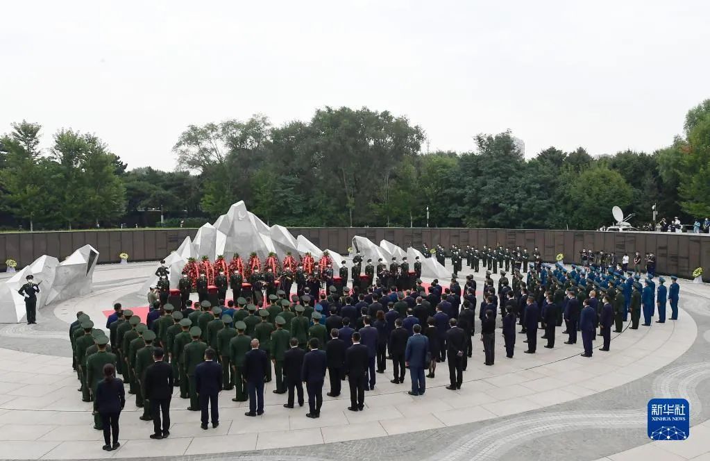 第八批在韩中国人民志愿军烈士遗骸安葬仪式在沈阳举行