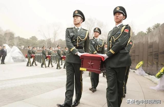 迎接志愿军烈士遗骸回国