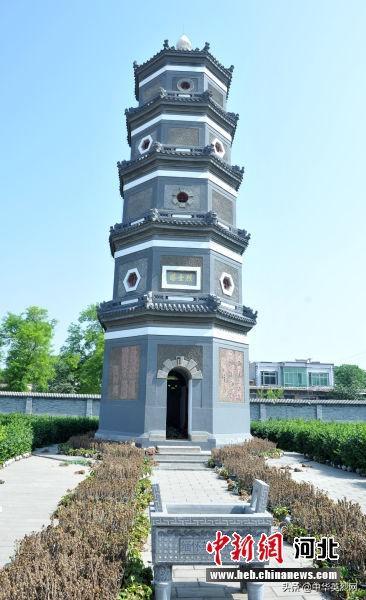访河北保定安州烈士塔