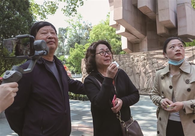 她,是烈士柴水香(又名陈文杰)的侄女柴连英.