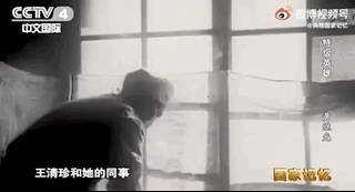 她曾整理黄继光烈士遗体，三天三夜后，大家肃立敬礼……